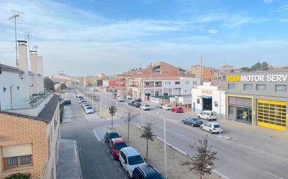 Vista exterior de Pis en venda en Les Borges Blanques amb Calefacció, Terrassa i Moblat