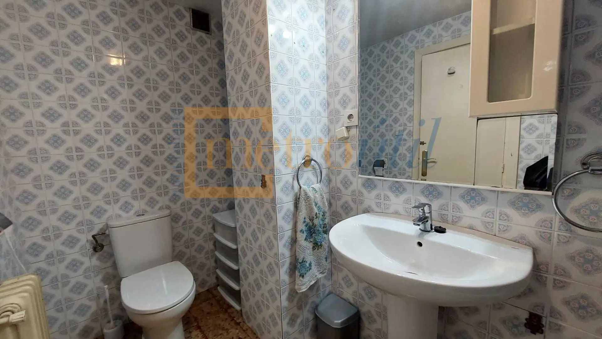 Baño de Piso de alquiler en Salamanca con Calefacción, Amueblado y Balcón