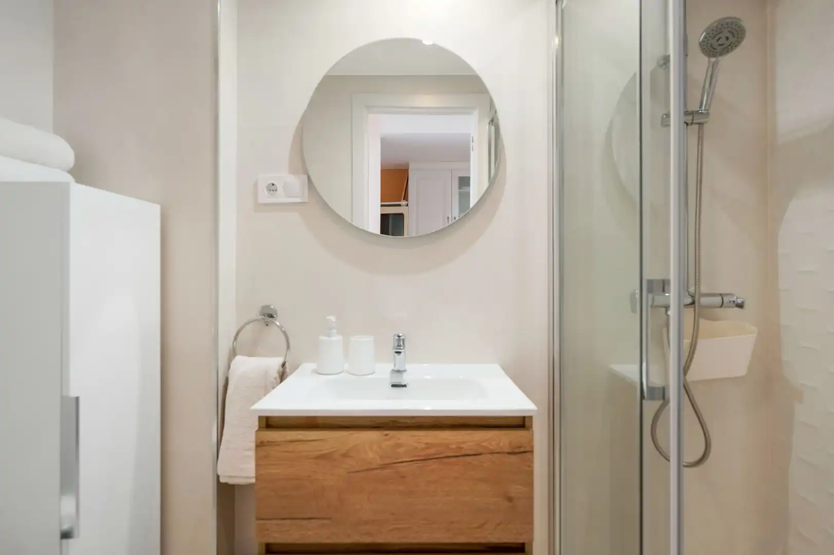 Bathroom of Apartments for rent in Benalmádena  with Air Conditioner, Heating and Furnished