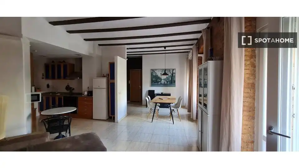 Flat with terrace to rent in L'Eixample