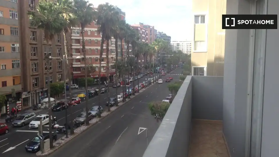Exterior view of Flat for share in Las Palmas de Gran Canaria  with Air Conditioner, Terrace and Furnished