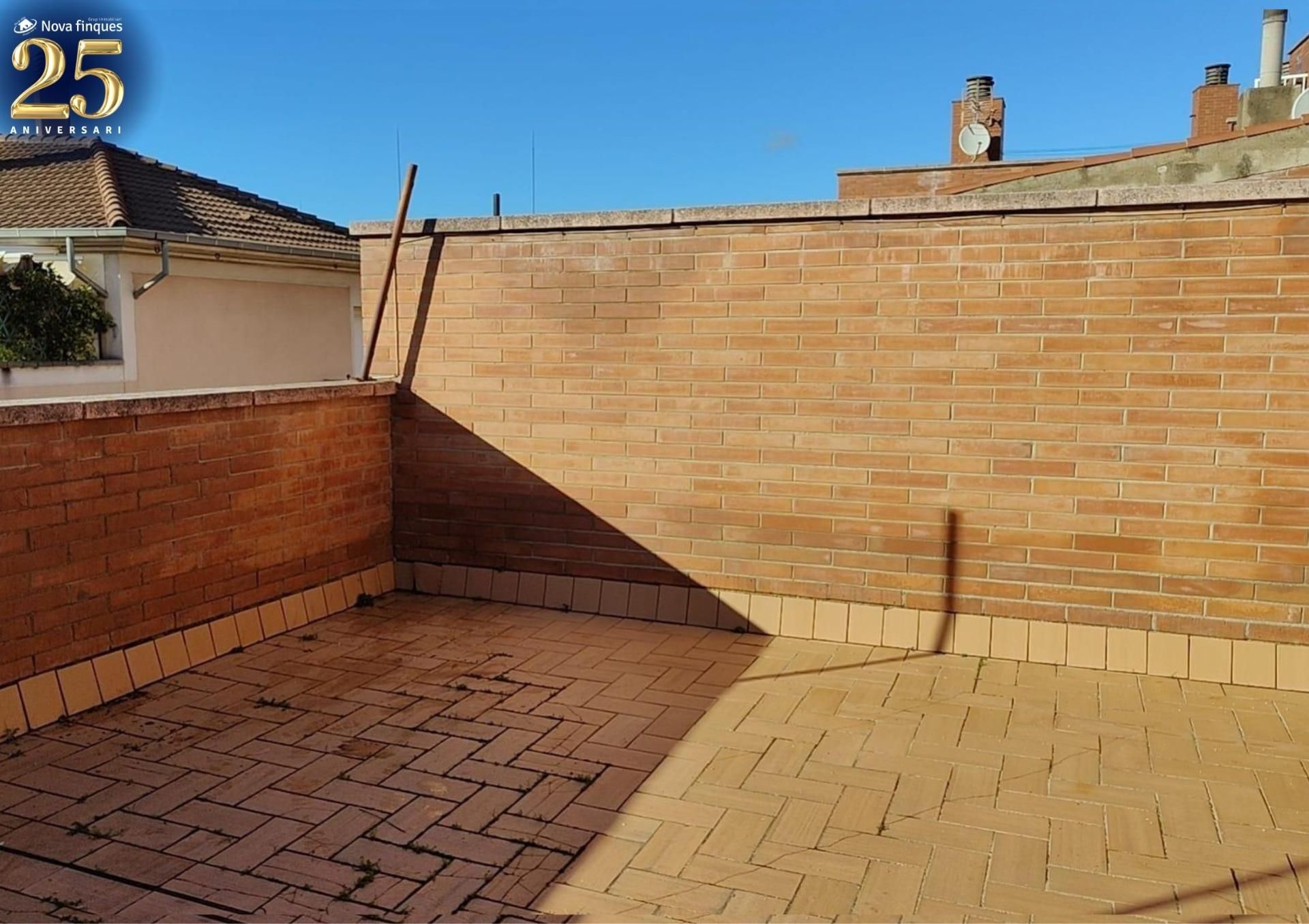 Terraza de Casa adosada en venta en Castellar del Vallès con Terraza y Balcón