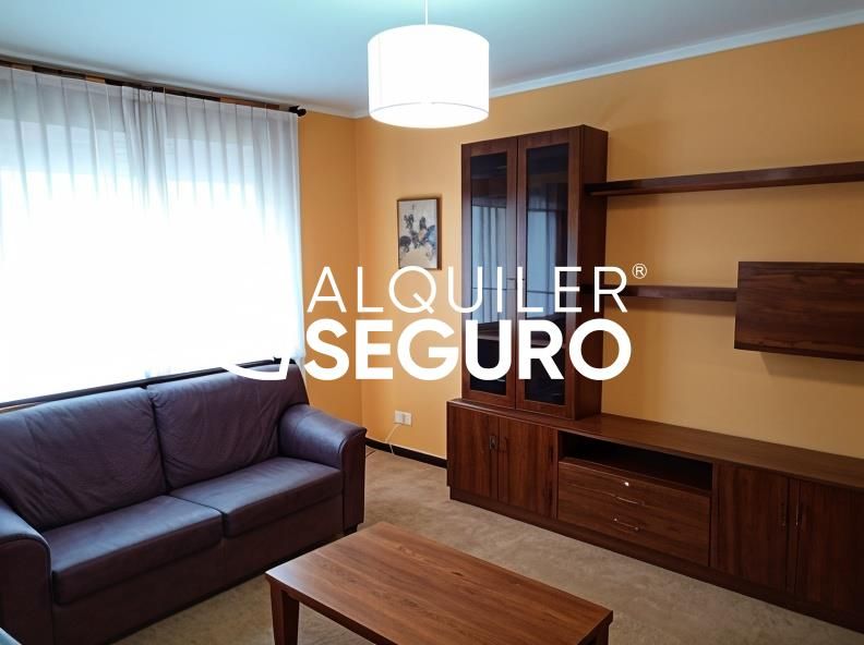 Sala de estar de Piso de alquiler en Vitoria - Gasteiz con Calefacción, Terraza y Trastero