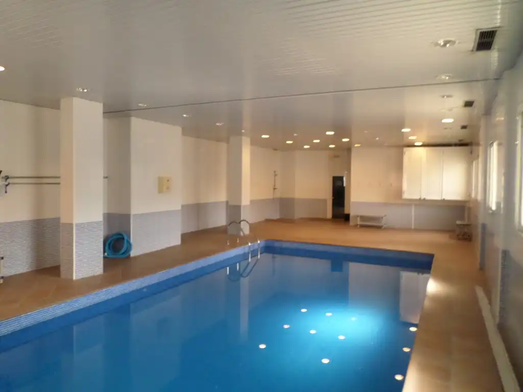 Piscina de Pis en venda en Badalona amb Traster, Forn i Balcó