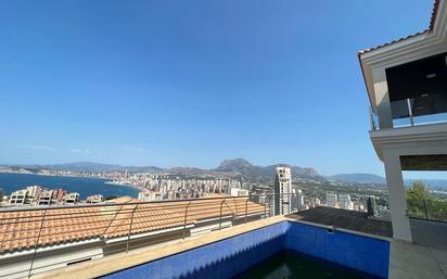 Piscina de Casa o xalet en venda en Benidorm amb Aire condicionat, Terrassa i Piscina