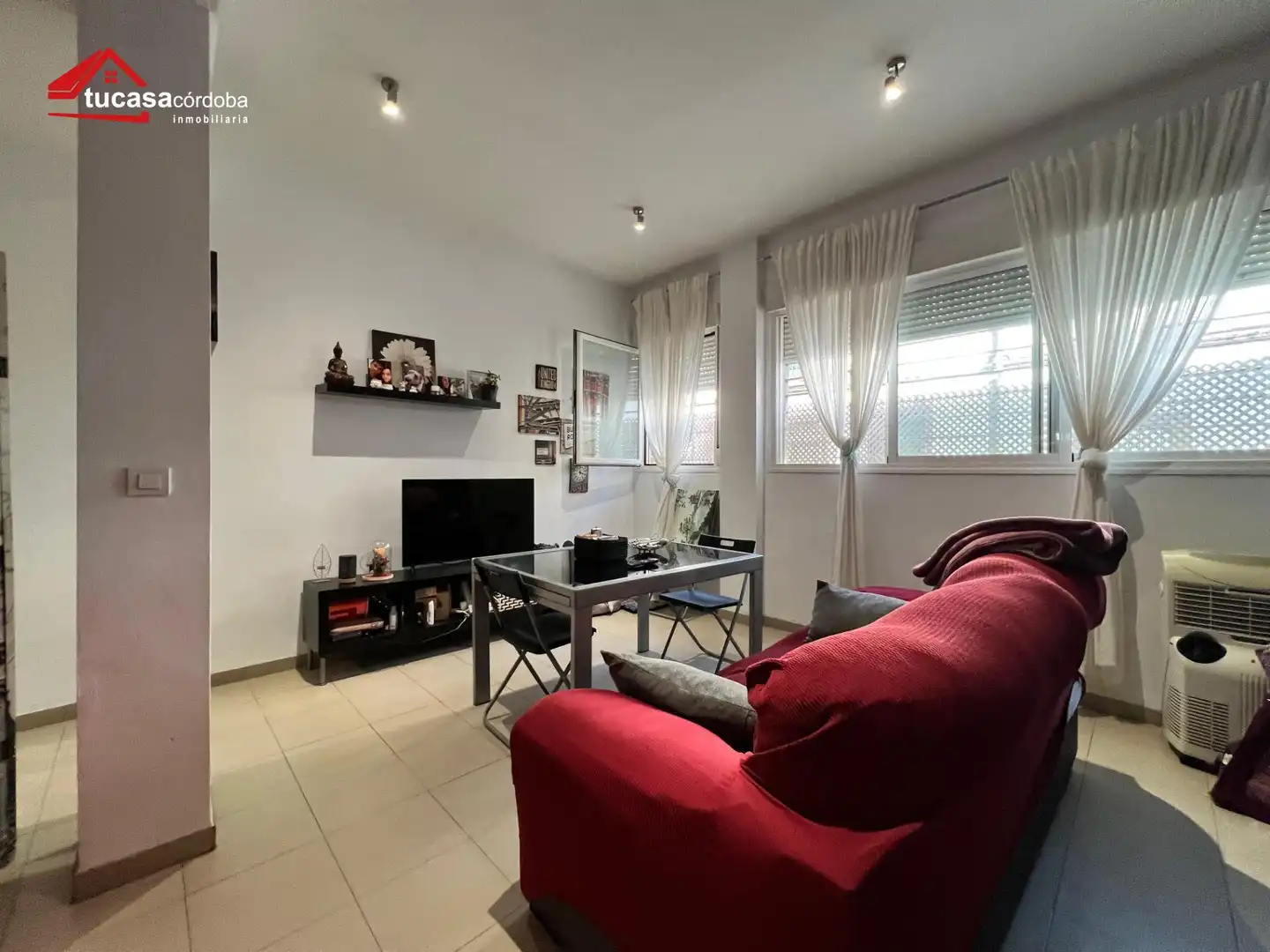 Sala d'estar de Planta baixa en venda en Córdoba amb Aire condicionat i Traster
