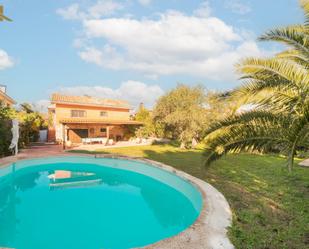 Piscina de Casa o xalet en venda en Casarrubios del Monte amb Calefacció, Jardí privat i Terrassa