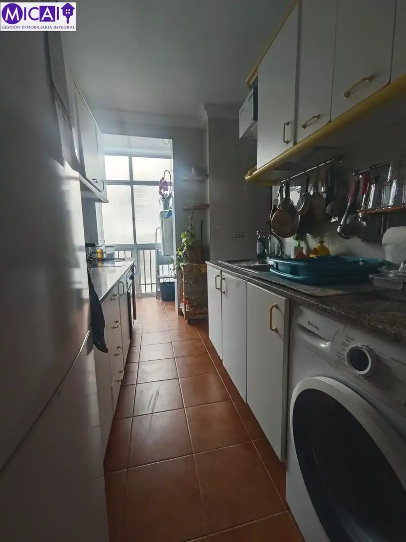 Cocina de Piso en venta en Cádiz con Terraza, Amueblado y Balcón