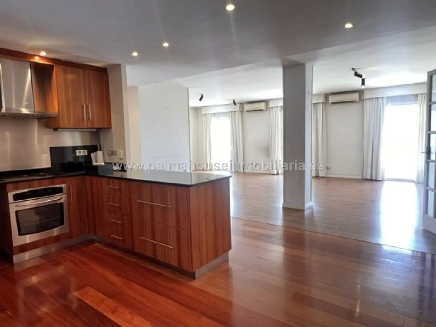 Vista exterior de Piso en venta en  Palma de Mallorca con Aire acondicionado, Parquet y Terraza