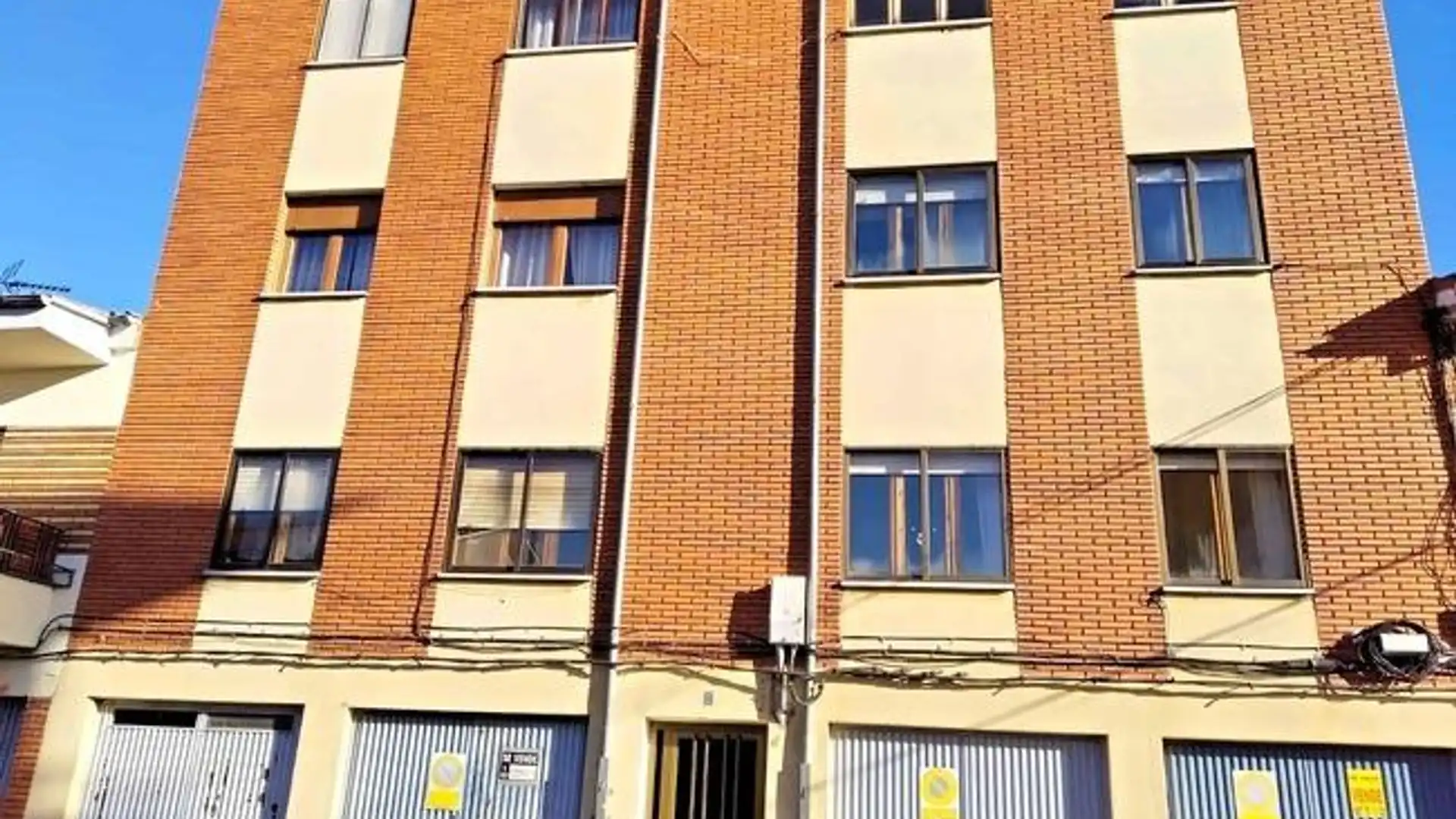 Vista exterior de Piso en venta en Valencia de Don Juan
