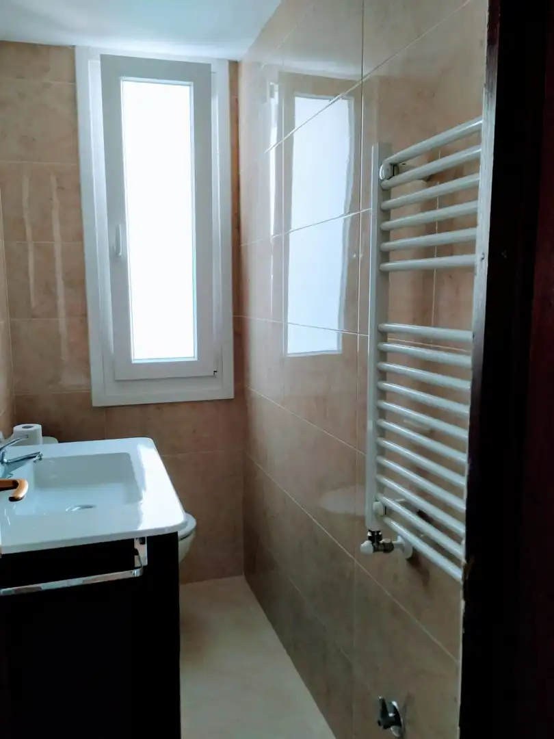 Baño de Piso en venta en Ponferrada con Calefacción, Terraza y Trastero