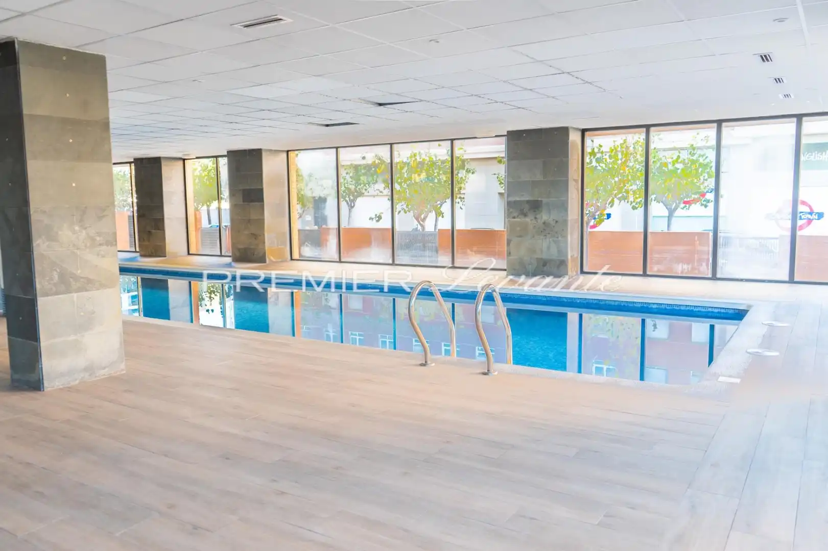 Piscina de Pis en venda en Alicante / Alacant amb Aire condicionat, Calefacció i Traster