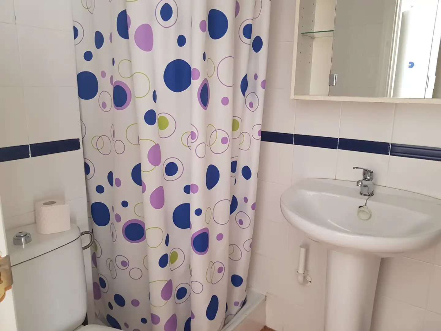 Badezimmer von Wohnungen zur untervermieten in Villanueva de la Cañada mit Möbliert, Waschmaschine und Mikrowelle