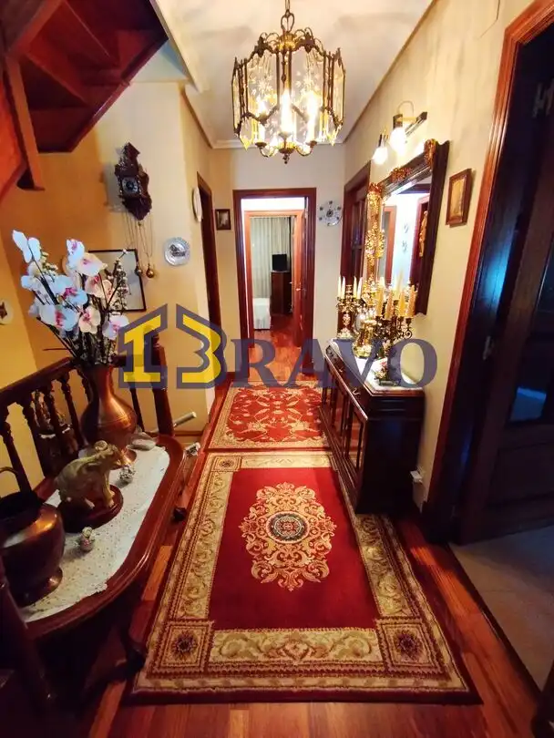 Casa adosada en venta en Medina de Pomar con Calefacción, Jardín privado y Terraza