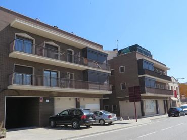 Local commercial à vendre à 11 De Setembre