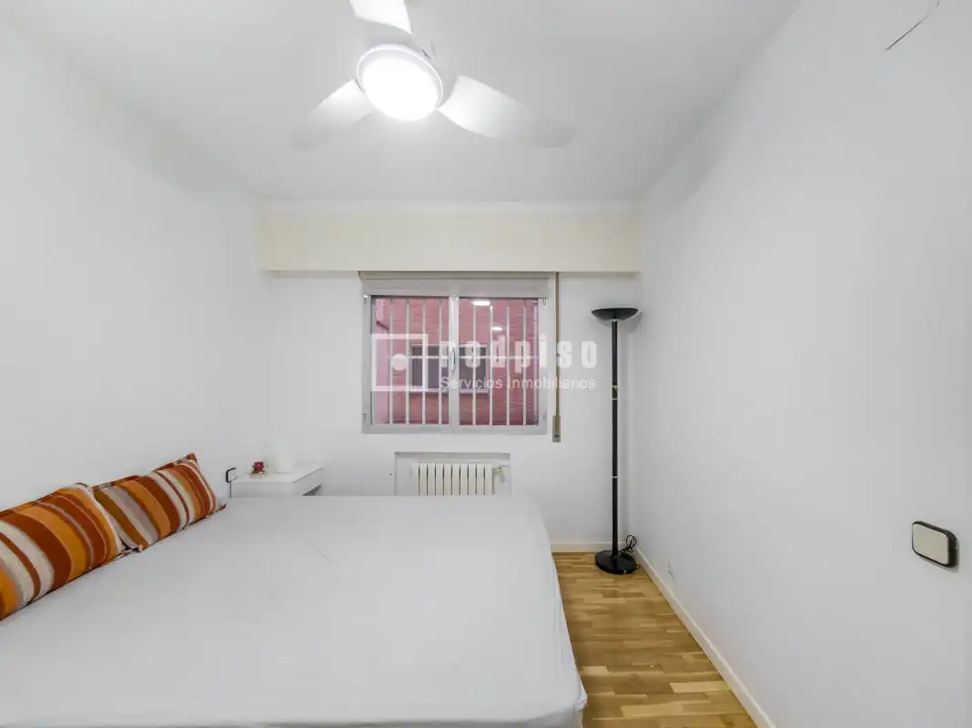 Habitación de Apartamento de alquiler en Madrid con Calefacción, Parquet y Terraza