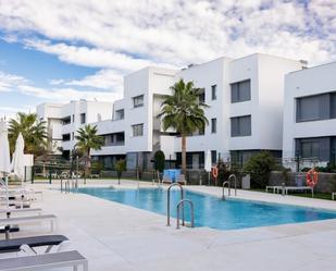 Piscina de Planta baixa en venda en Estepona amb Aire condicionat, Jardí privat i Terrassa