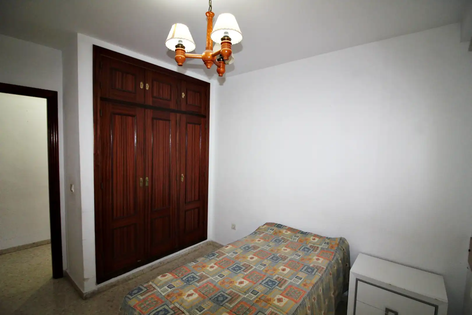 Schlafzimmer von Wohnung zum Verkauf in Huelva mit Möbliert und Balkon
