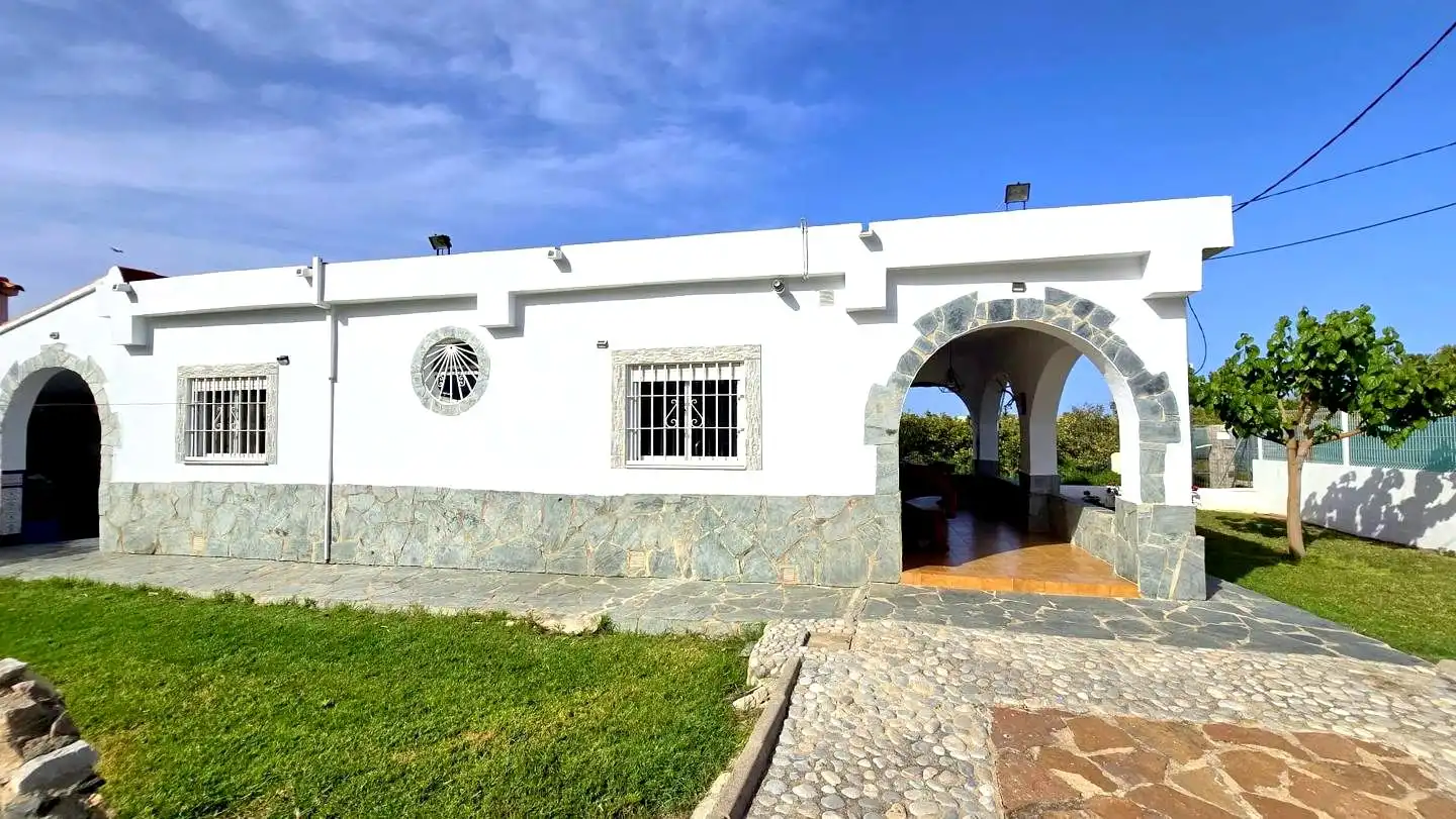 House with garden for sale in Camí de la Sèquia del Rei, imagen 2