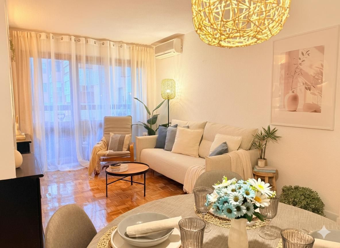 Sala de estar de Piso en venta en San Fernando de Henares con Aire acondicionado, Calefacción y Parquet