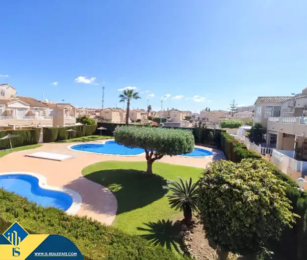 Jardí de Pis en venda en Torrevieja amb Terrassa, Moblat i Piscina comunitària