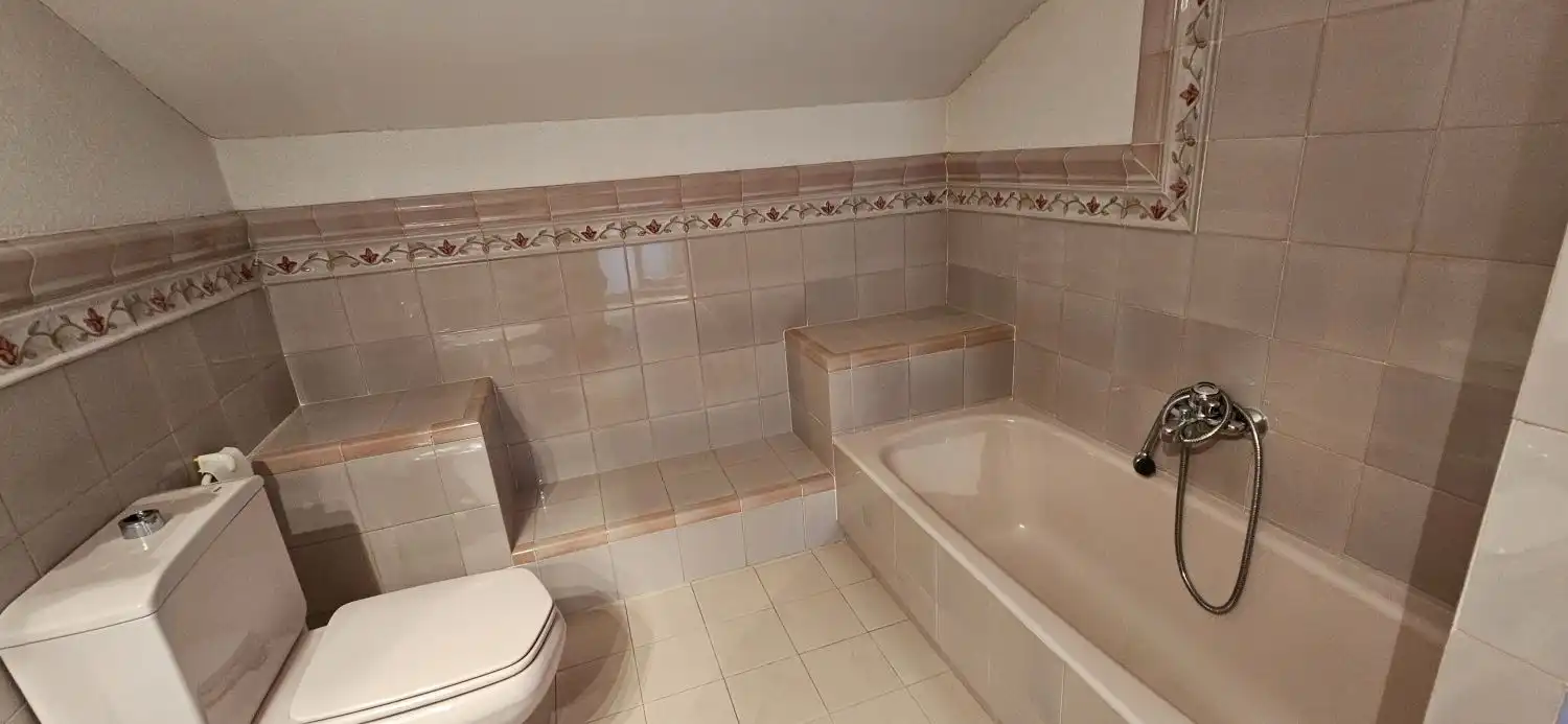 Bany de Casa o xalet en venda en Corbera de Llobregat amb Aire condicionat i Calefacció