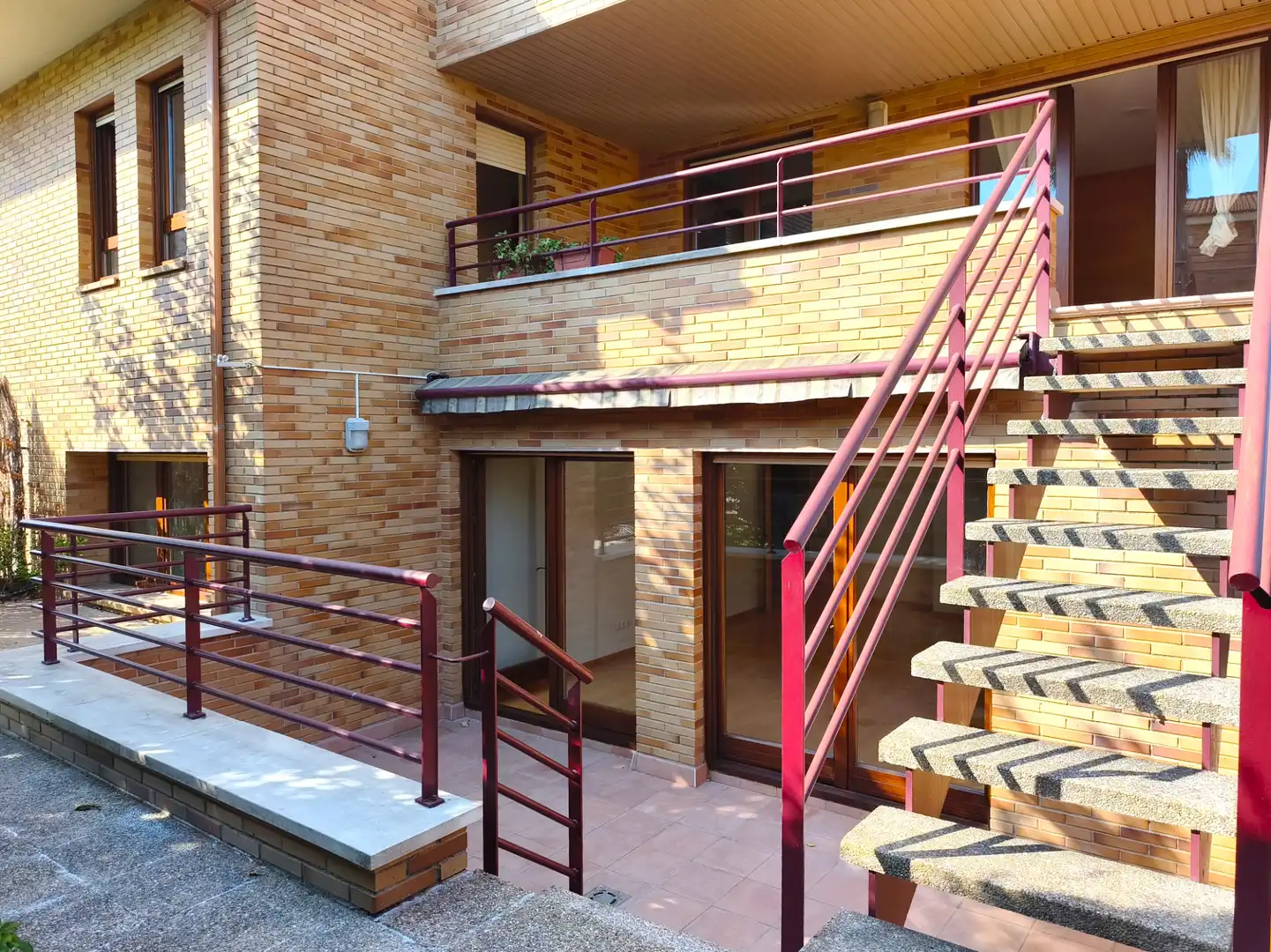 Vista exterior de Casa o chalet en venta en Zaragoza con Aire acondicionado, Jardín privado y Parquet