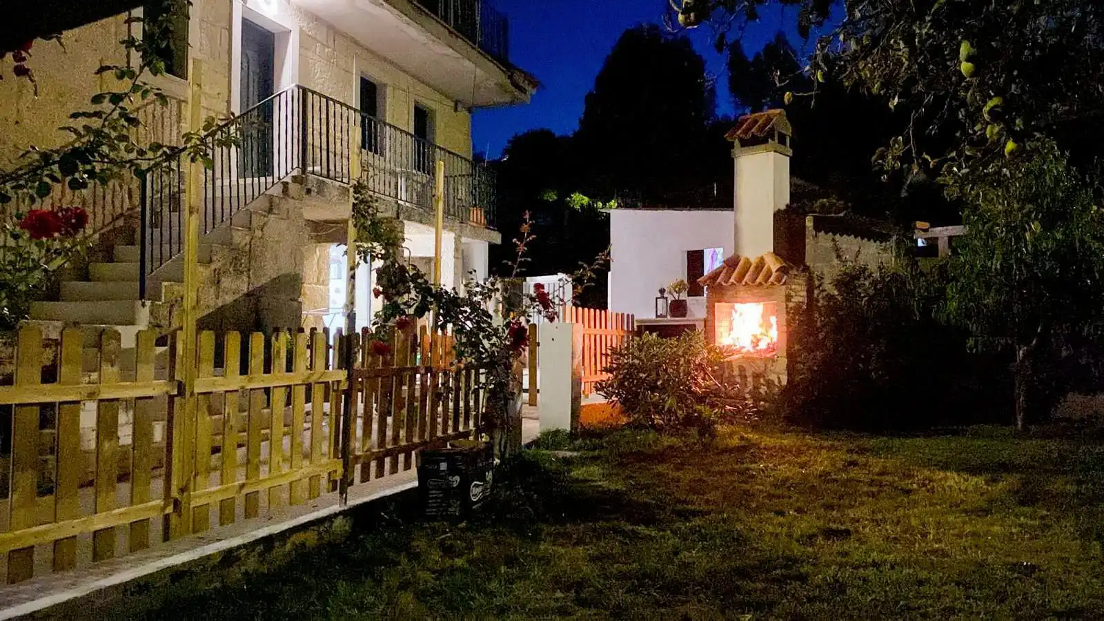 Garden of Houses for rent in Cangas   with Heating, Furnished and TV