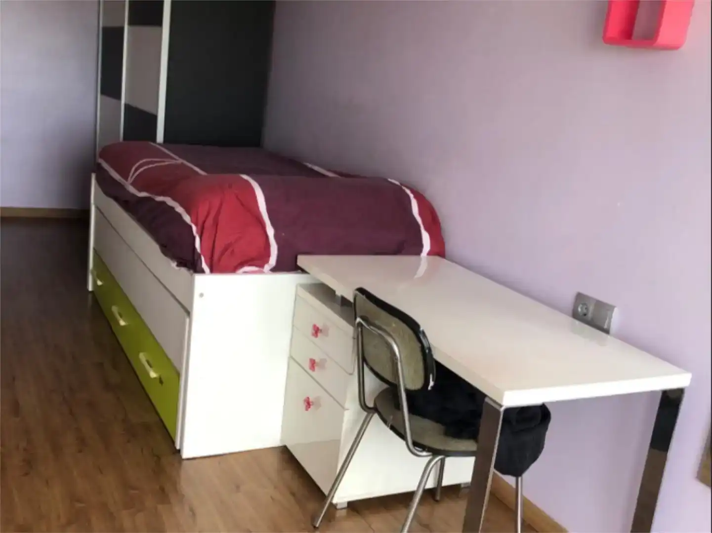 Dormitori de Àtic de lloguer en Alginet amb Aire condicionat, Parquet i Moblat