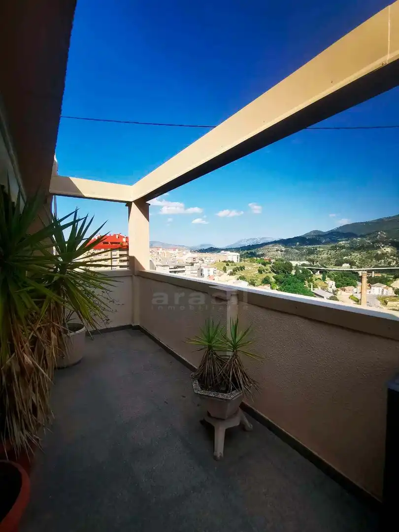 Vista exterior de Àtic en venda en Alcoy / Alcoi amb Calefacció, Terrassa i Traster