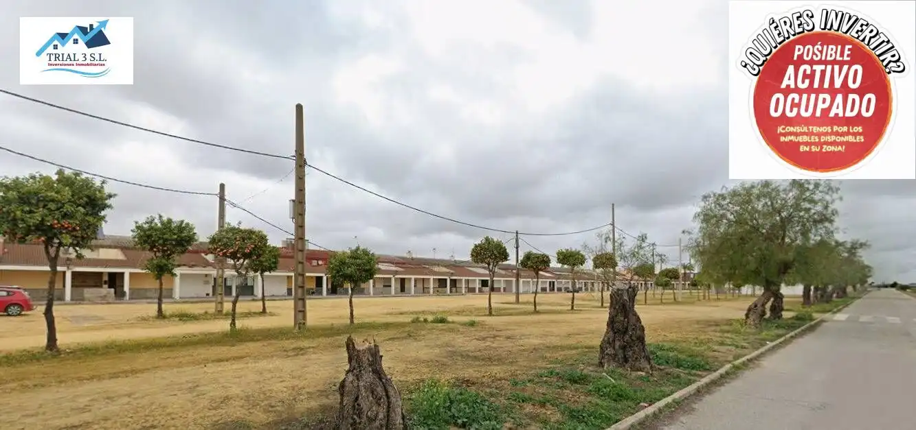 Casa amb jardí en venda a FERROCARRIL