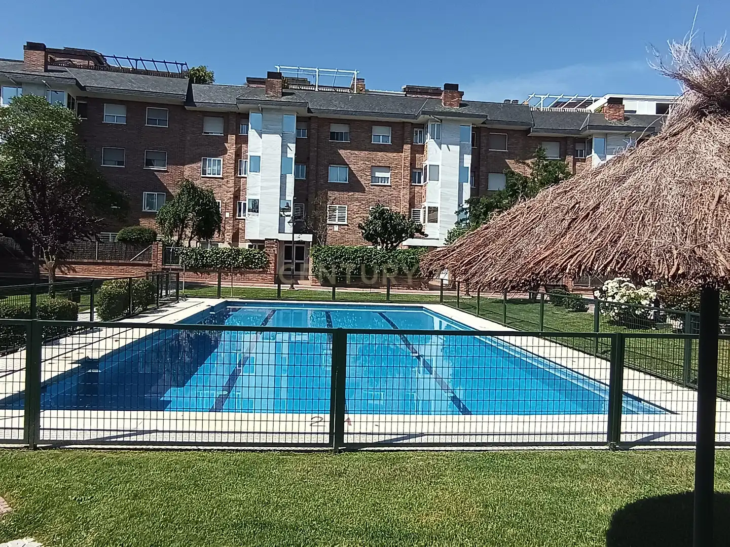 Piscina de Apartamento de alquiler en Majadahonda con Trastero, Horno y Lavadora
