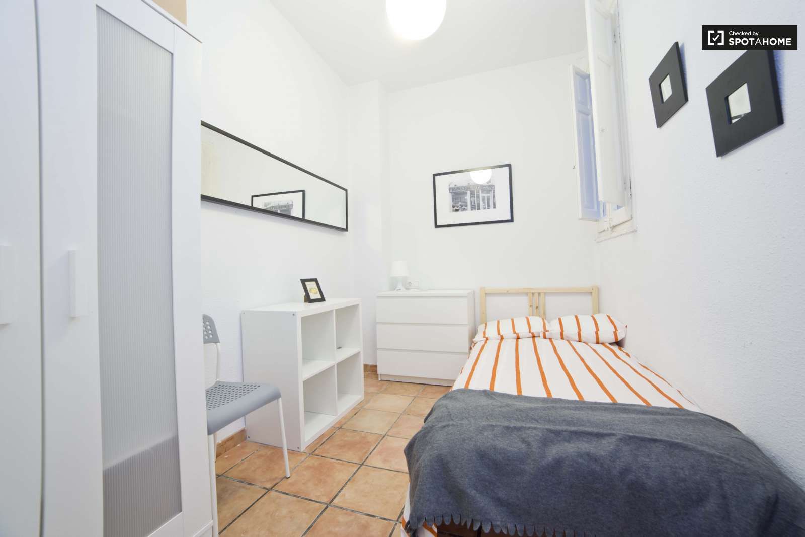 Flat to share in Gran Via