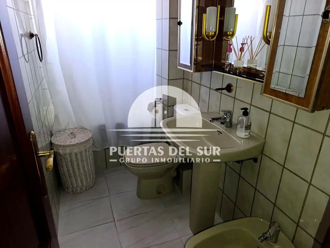 Bathroom of Flat for sale in Rota