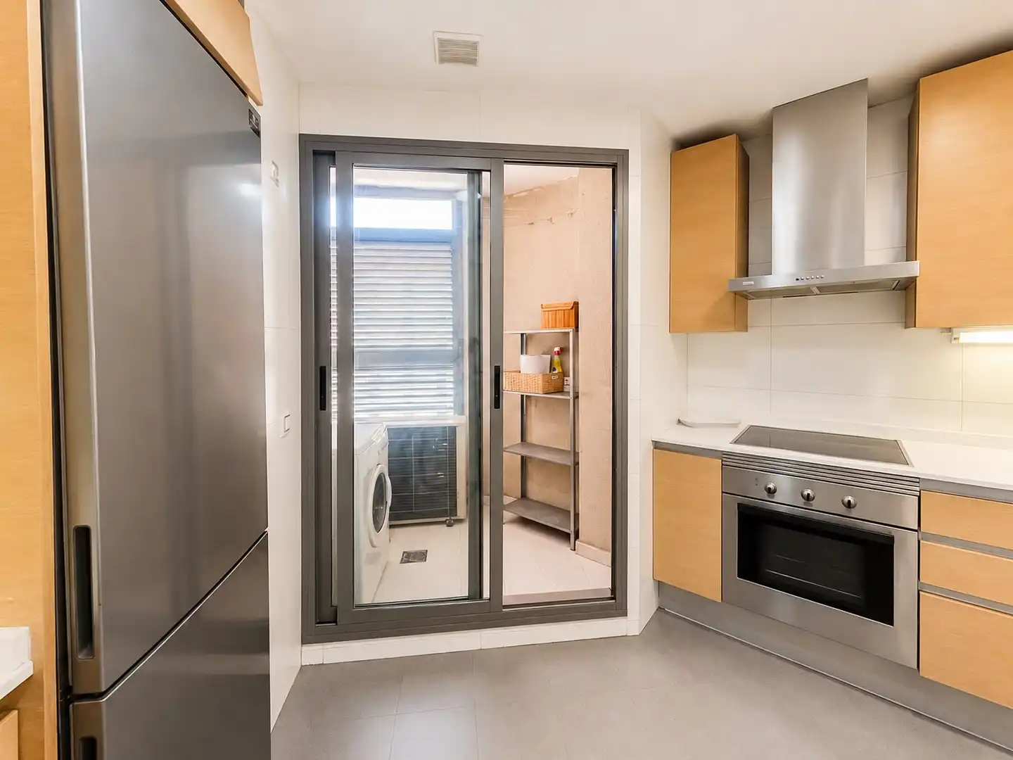 Kitchen of Flat for sale in Madrid  with Air Conditioner, Private garden and Storage room