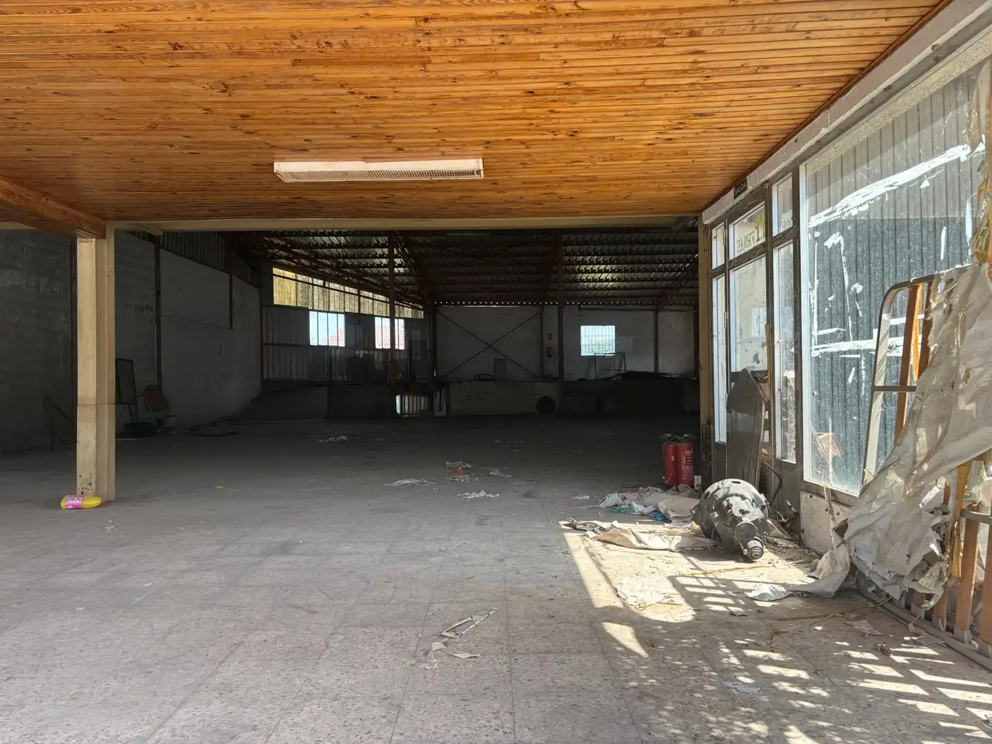 Nave industrial de alquiler en Ribadavia