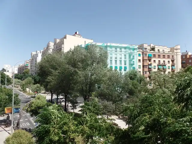 Außenansicht von Wohnung zur Miete in Madrid mit Heizung, Ofen und Waschmaschine