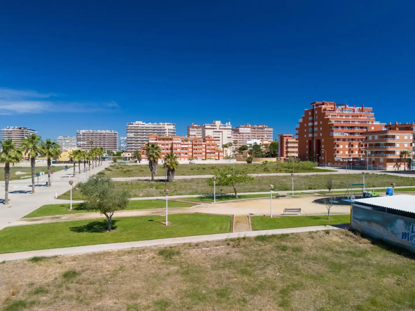 Vista exterior de Apartamento en venta en Tavernes de la Valldigna con Terraza, Balcón y Piscina comunitaria