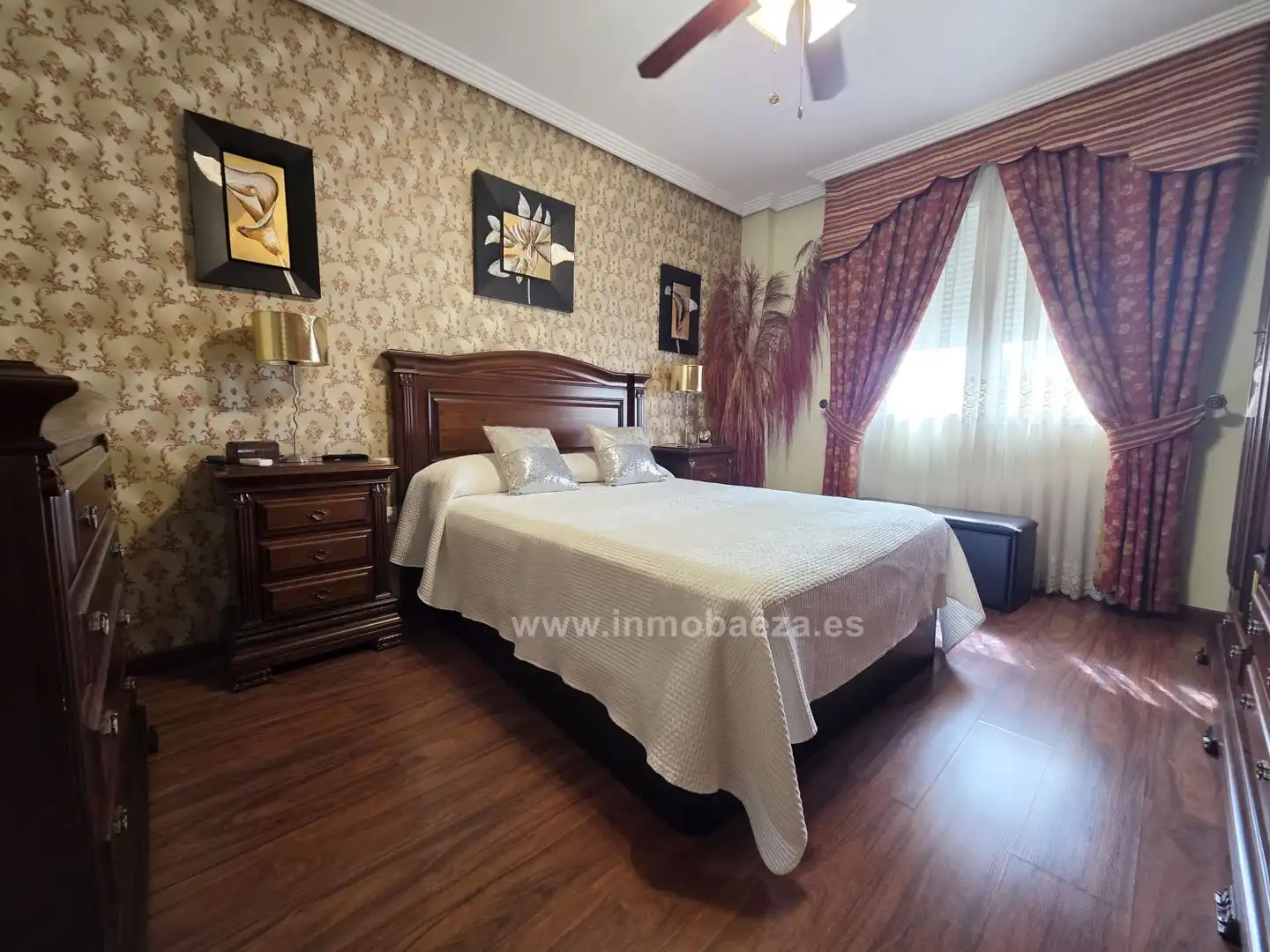 Bedroom of Houses for rent in Baeza, Jaén