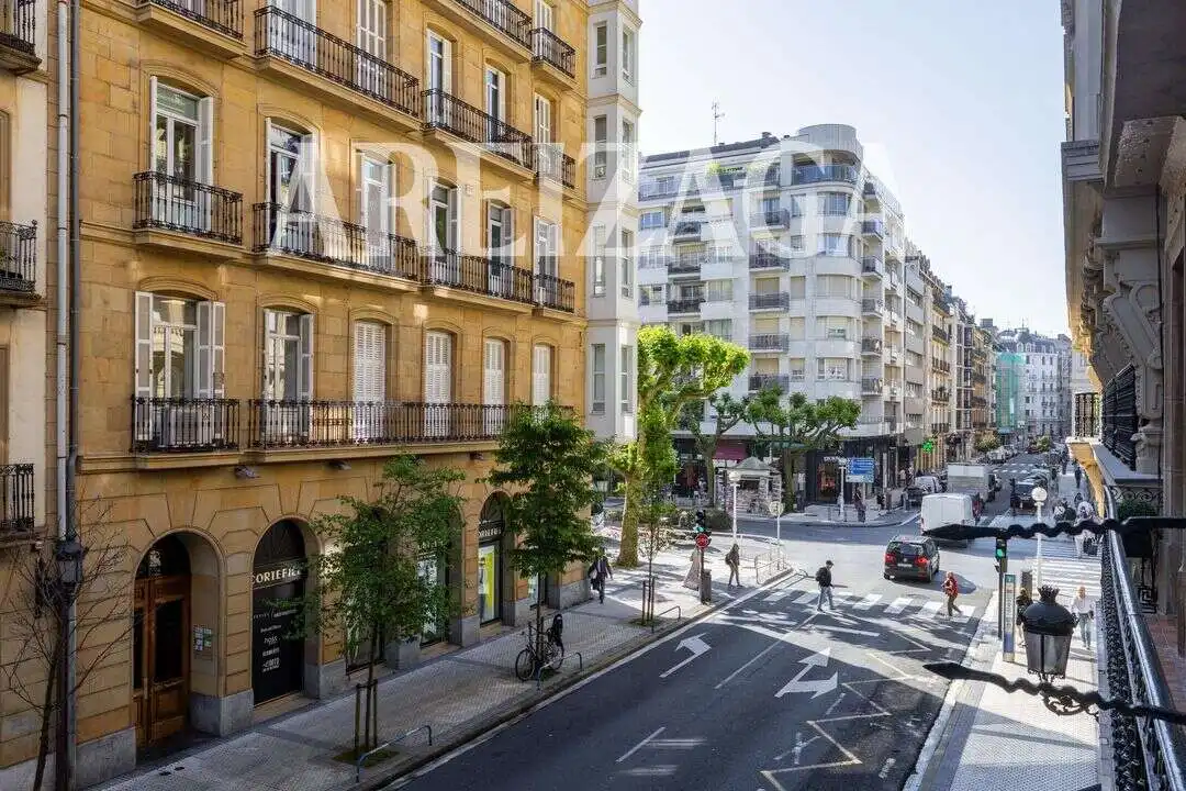Außenansicht von Büro zur Miete in Donostia - San Sebastián 