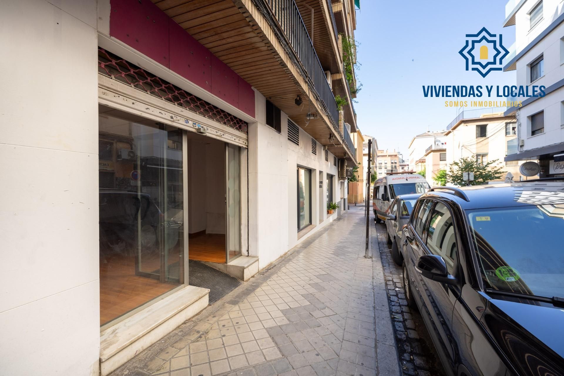 Exterior view of Premises for sale in  Granada Capital