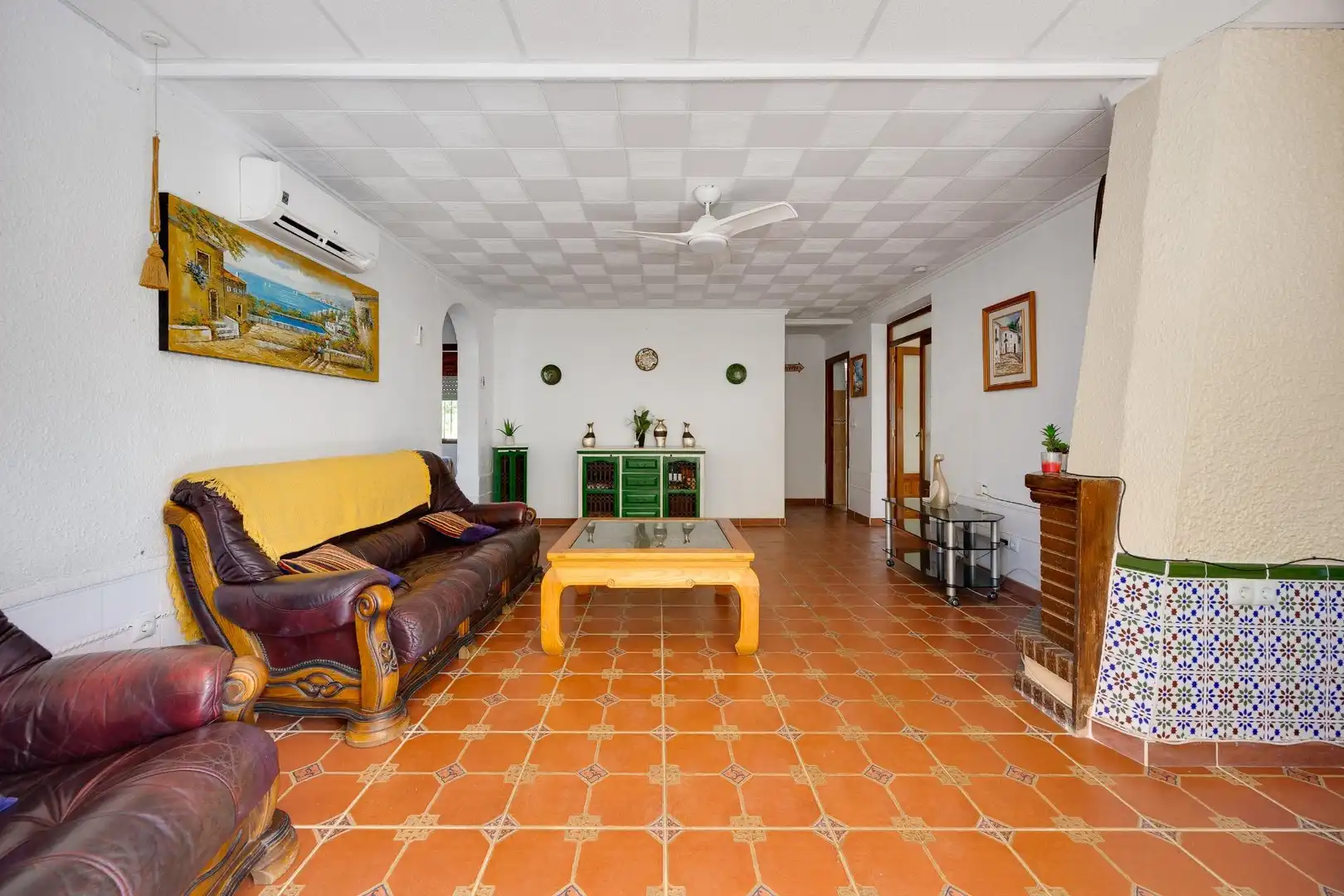 Sala d'estar de Casa o xalet en venda en Torrevieja amb Aire condicionat, Jardí privat i Terrassa