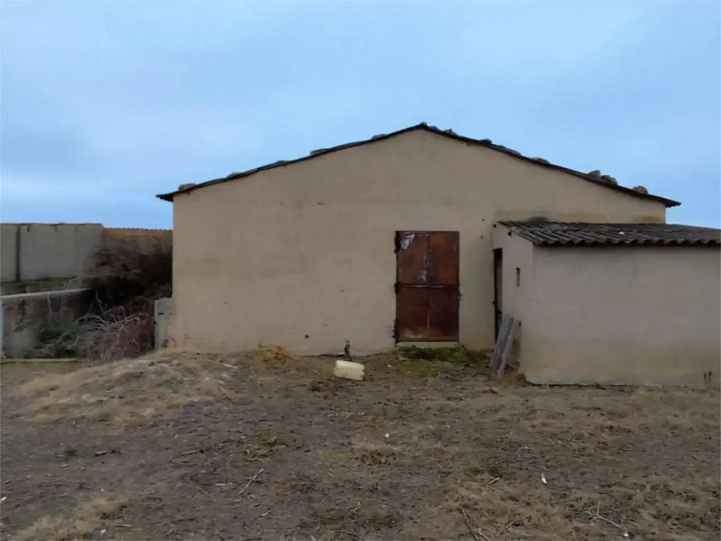 Vista exterior de Piso en venta en Monfarracinos