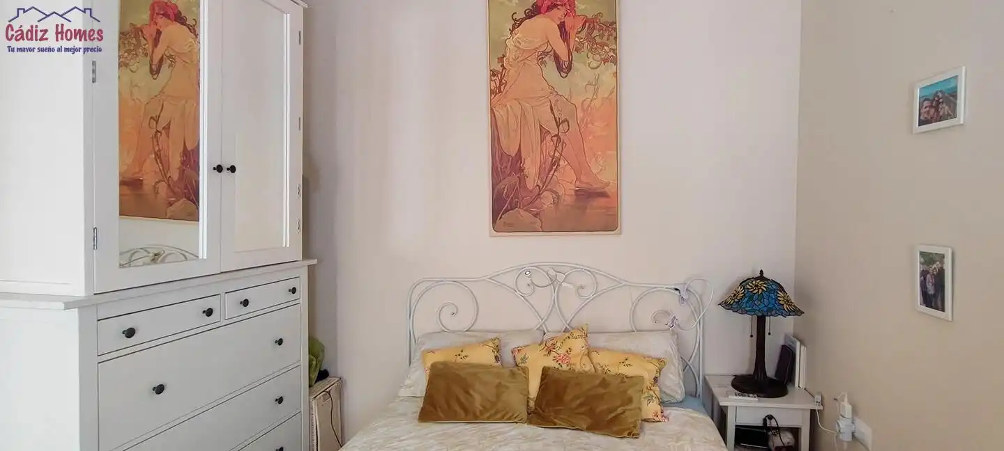 Bedroom of Flat for sale in Cádiz  with Air Conditioner, Heating and Parquet flooring