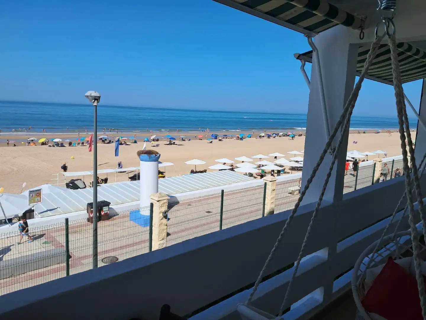 Apartamento de alquiler en Almonte con Aire acondicionado, Terraza y Amueblado