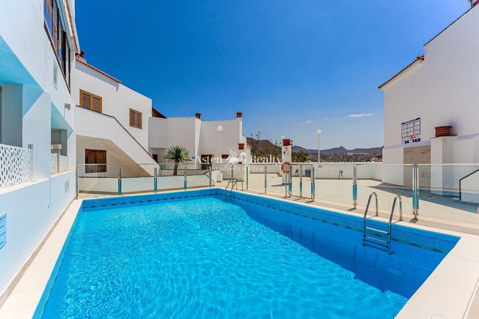 Piscina de Piso en venta en Arona con Terraza, Piscina y Amueblado