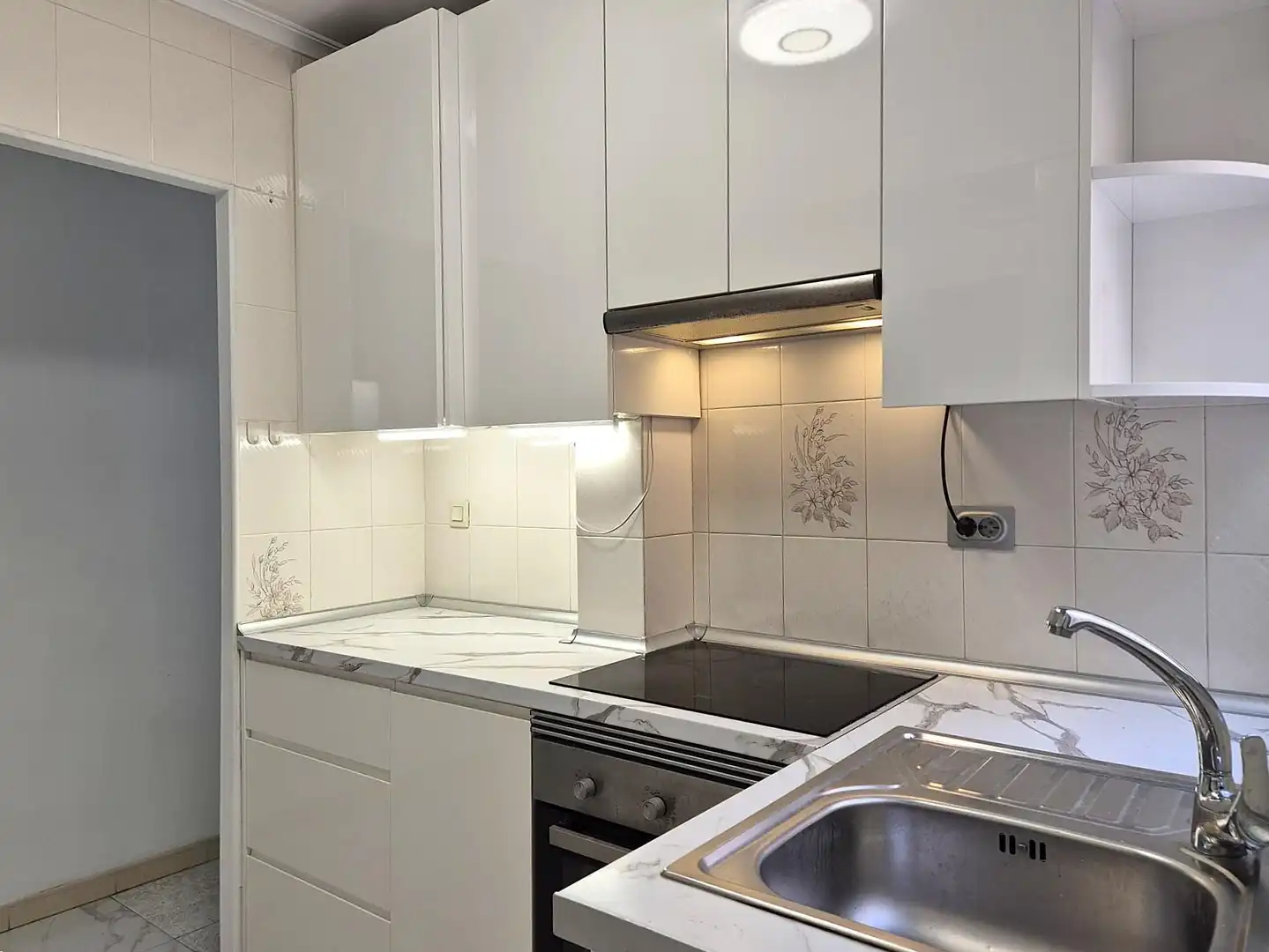 Cuina de Apartament en venda en Alicante / Alacant amb Aire condicionat i Balcó