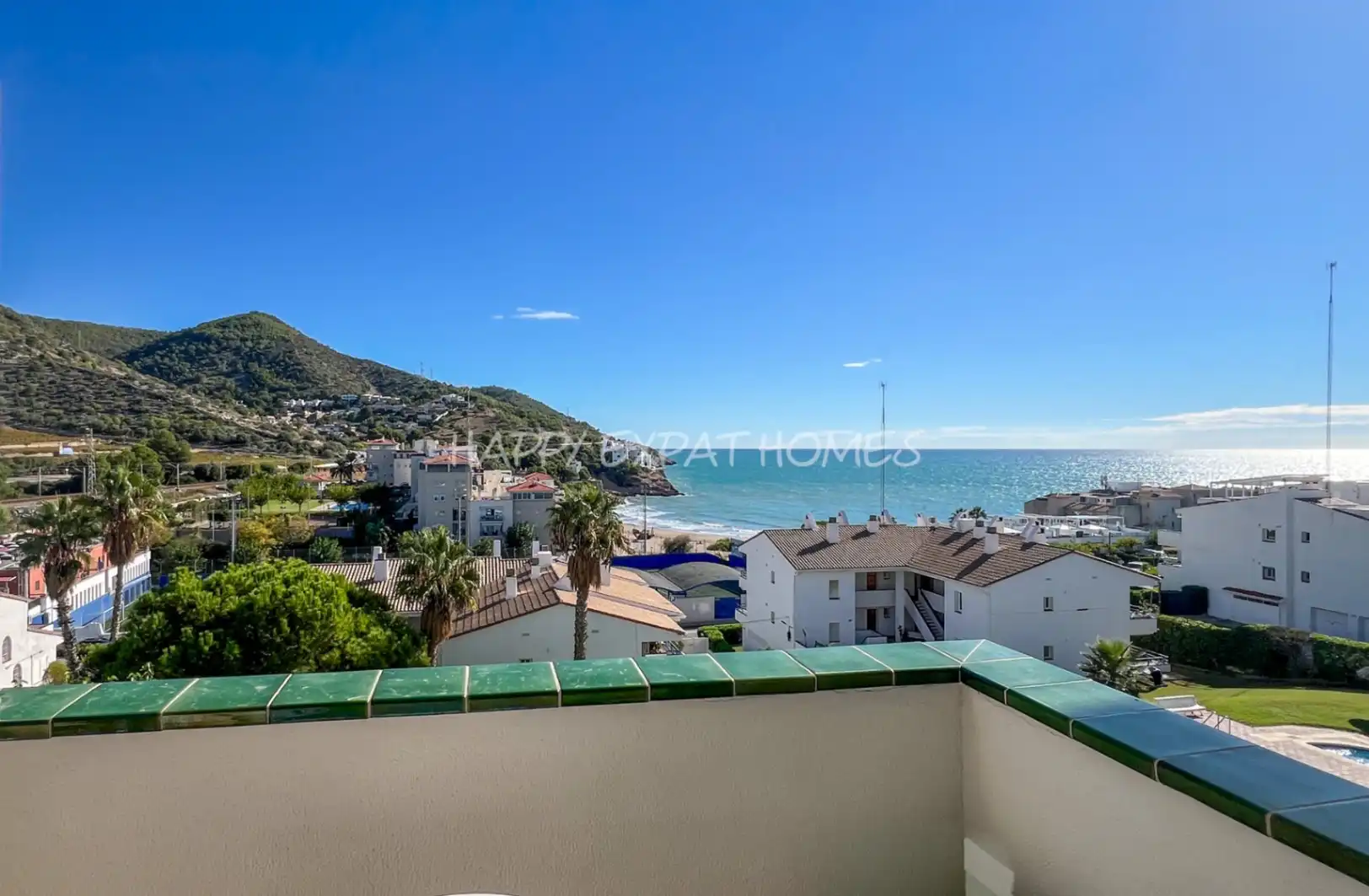 Vista exterior de Pis en venda en Sitges amb Aire condicionat, Calefacció i Jardí privat