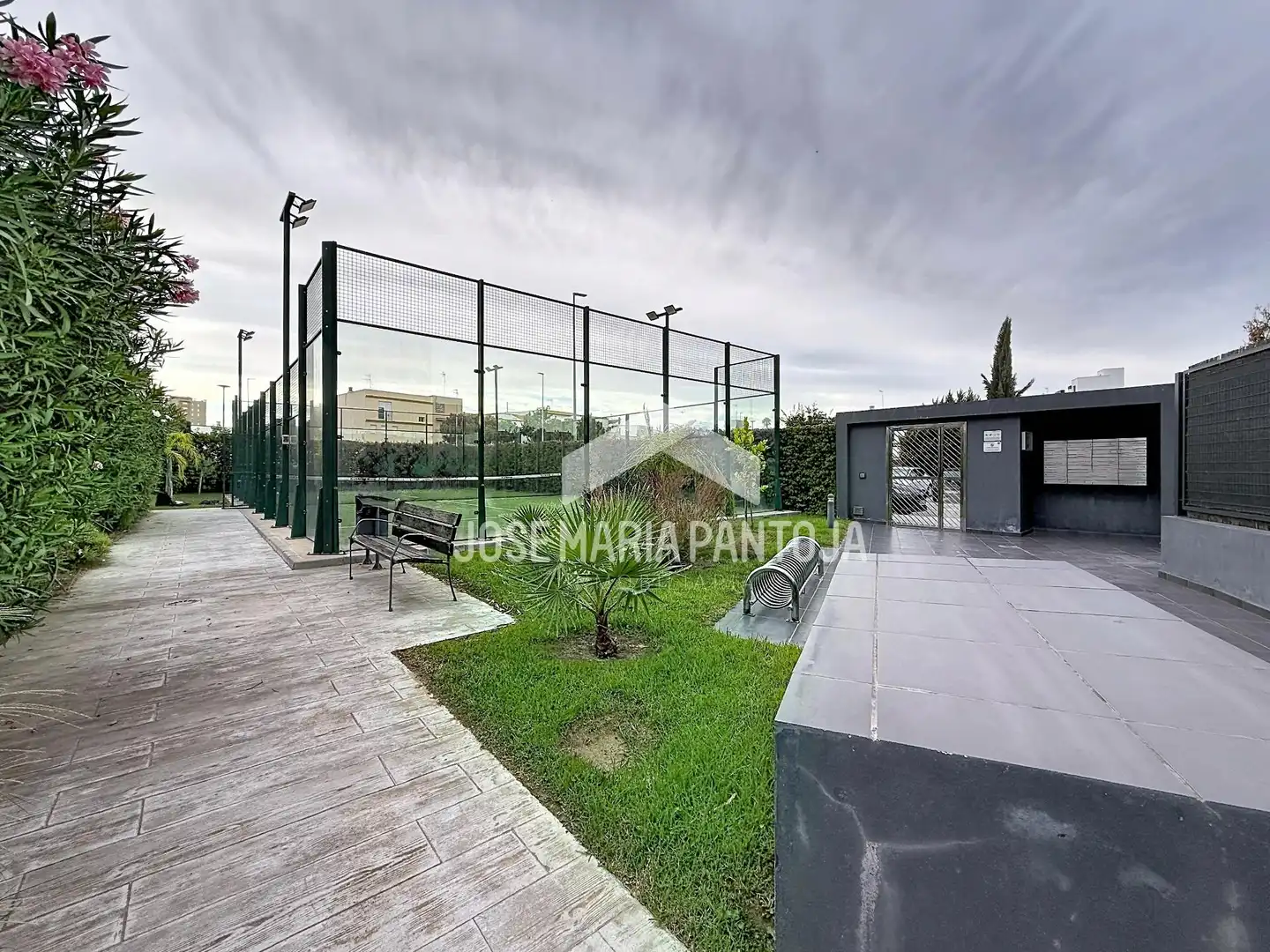 Terrassa de Pis en venda en Jerez de la Frontera amb Aire condicionat, Jardí privat i Parquet