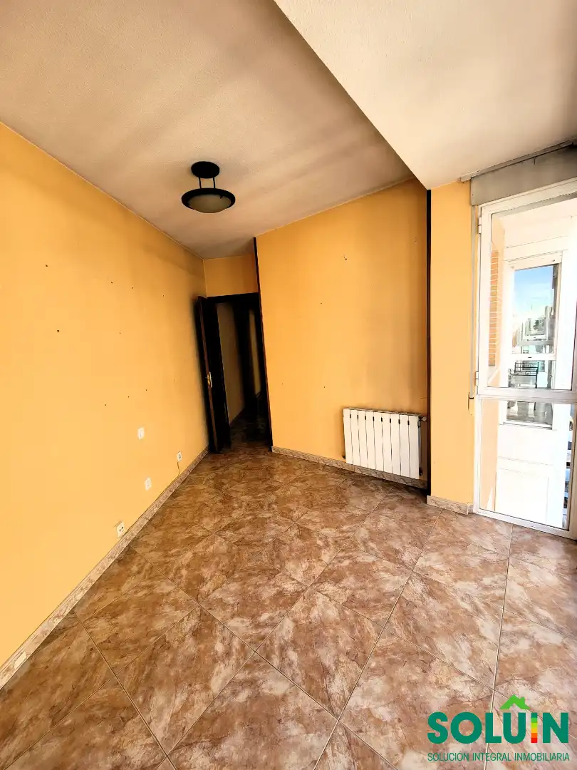 Habitación de Piso en venta en Fuenlabrada con Calefacción, Trastero y Horno